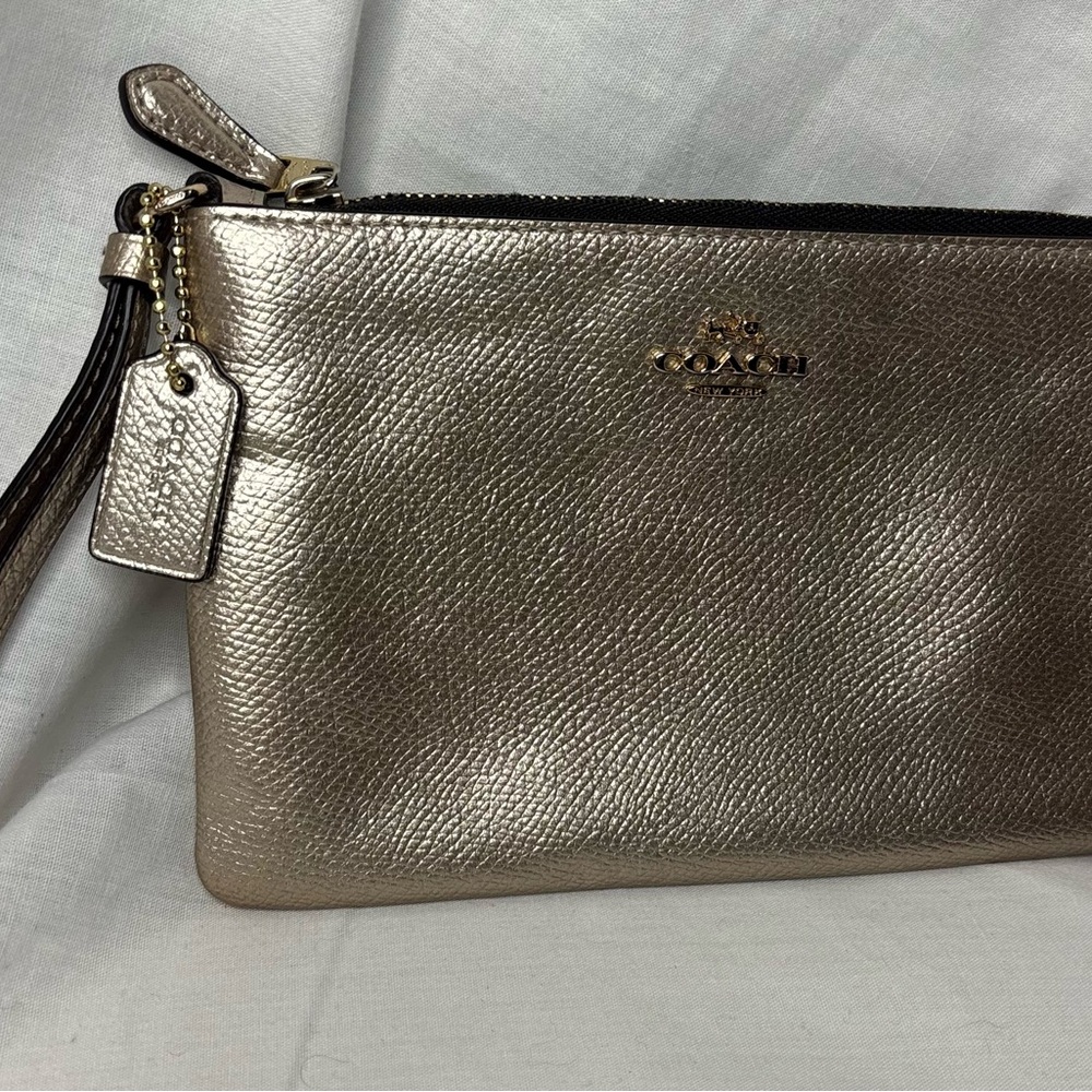 Coach Shimmering Gold Metallic Leather Large Wristlet- EUC - Picture 4 of 7